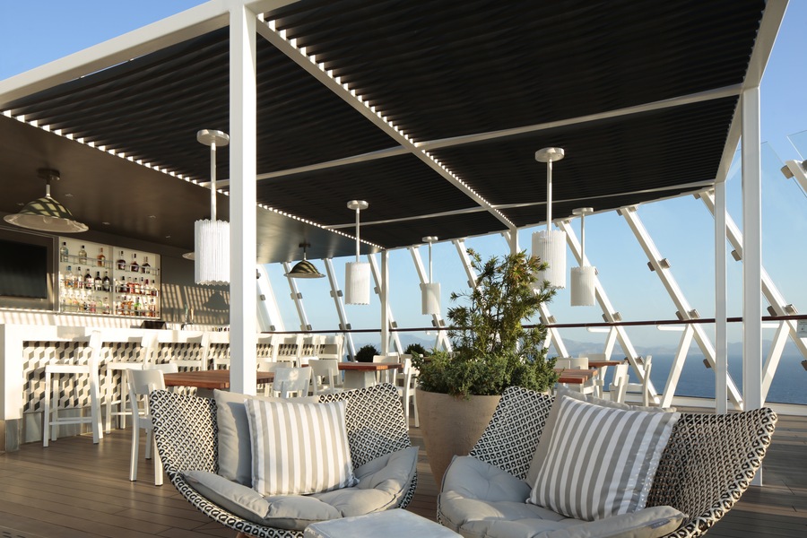 Celebrity Cruises, Celebrity Apex, The Retreat® Pool Bar ©CEL.jpg